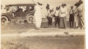Women golfers tee off in River Crest’s inaugural year, 1911. Gretchen Brants Barrett/RCCC Centennial Book