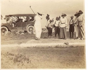 METRO Women golfers tee off in River Crest’s inaugural year, 1911. Gretchen Brants Barrett/RCCC Centennial Book