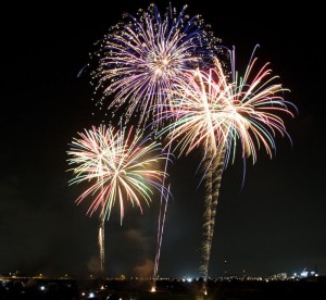 firework (photo by bayasaa)