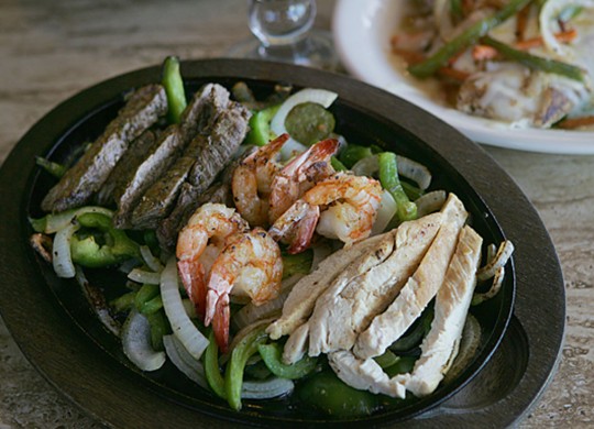 #div4 Steak, shrimp, and chicken fajitas are waiting at Flamingo’s. Lee Chastain