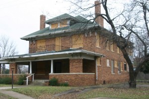 dillow THE DILLOW HOUSE AS IT APPEARED EARLIER THIS YEAR BEFORE A FIRE DESTROYED IT THIS MORNING (photo by Jeff Prince).