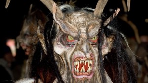 Krampus_at_Perchtenlauf_Klagenfurt
