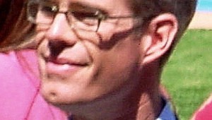 JOE BUCK CHOKED AND LOST THE GAME FOR TONY ROMO AND THE COWBOYS. (photo courtesy Wikipedia)