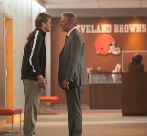 FILM Denis Leary and Kevin Costner have a tense discussion in the Cleveland Browns’ front office on Draft Day.