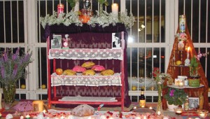 Come make an ofrenda for Día de los Muertos at Arts Fifth Avenue, Sat.