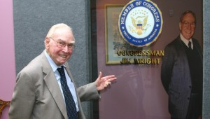 JIM WRIGHT LOOKS AT A REPLICA AT THE FEDERAL BUILDING IN DOWNTOWN FORT WORTH (photo by jeff prince)