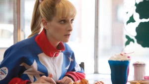 Melissa Rauch introduces her new training diet in The Bronze.
