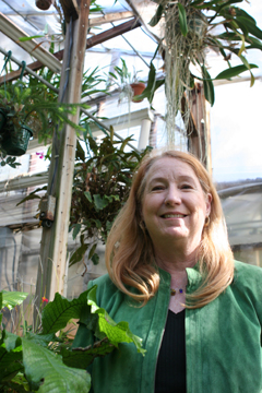 Horticulturist Dottie Woodson said some North Texas peach varieties didn’t make a crop last year because of a lack of cold weather over the winter.