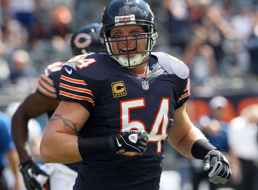 Brian Urlacher leads the Bears into Monday’s game.