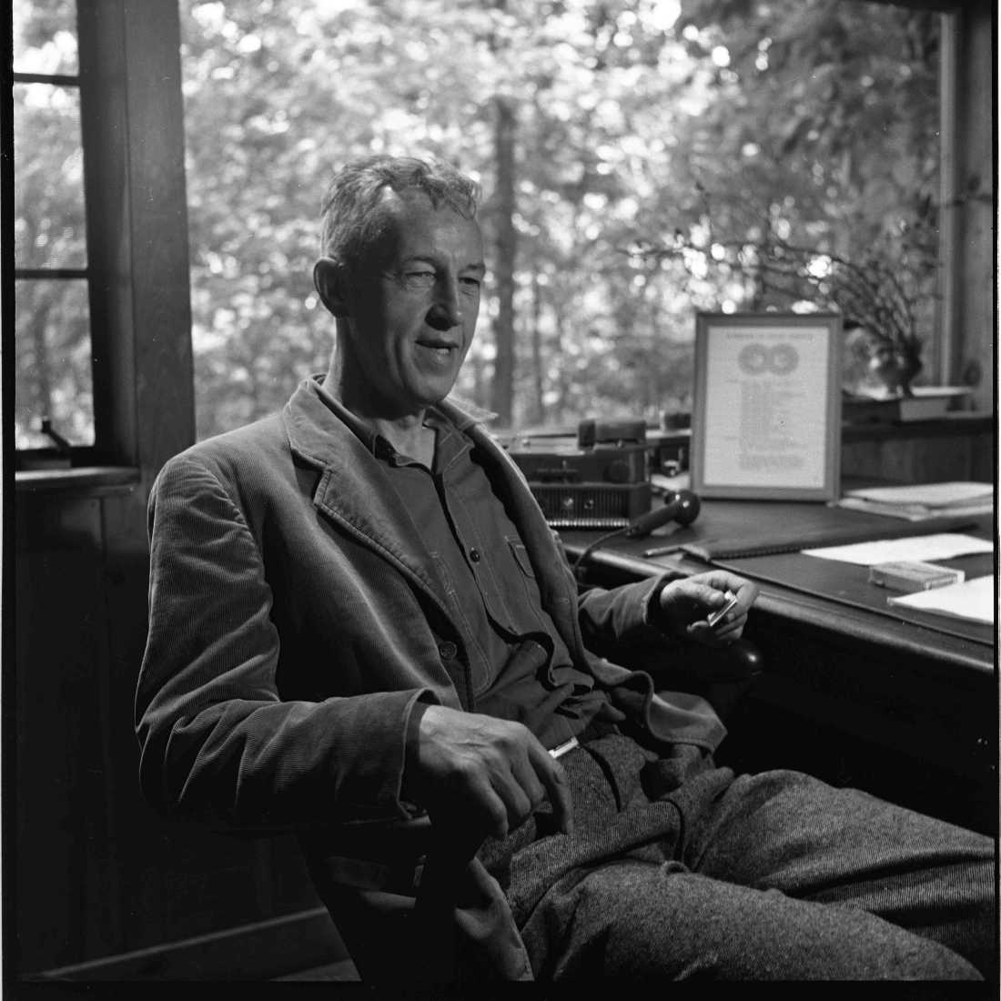 Alcoholics Anonymous founder William Wilson relaxes in his study in "Bill W."