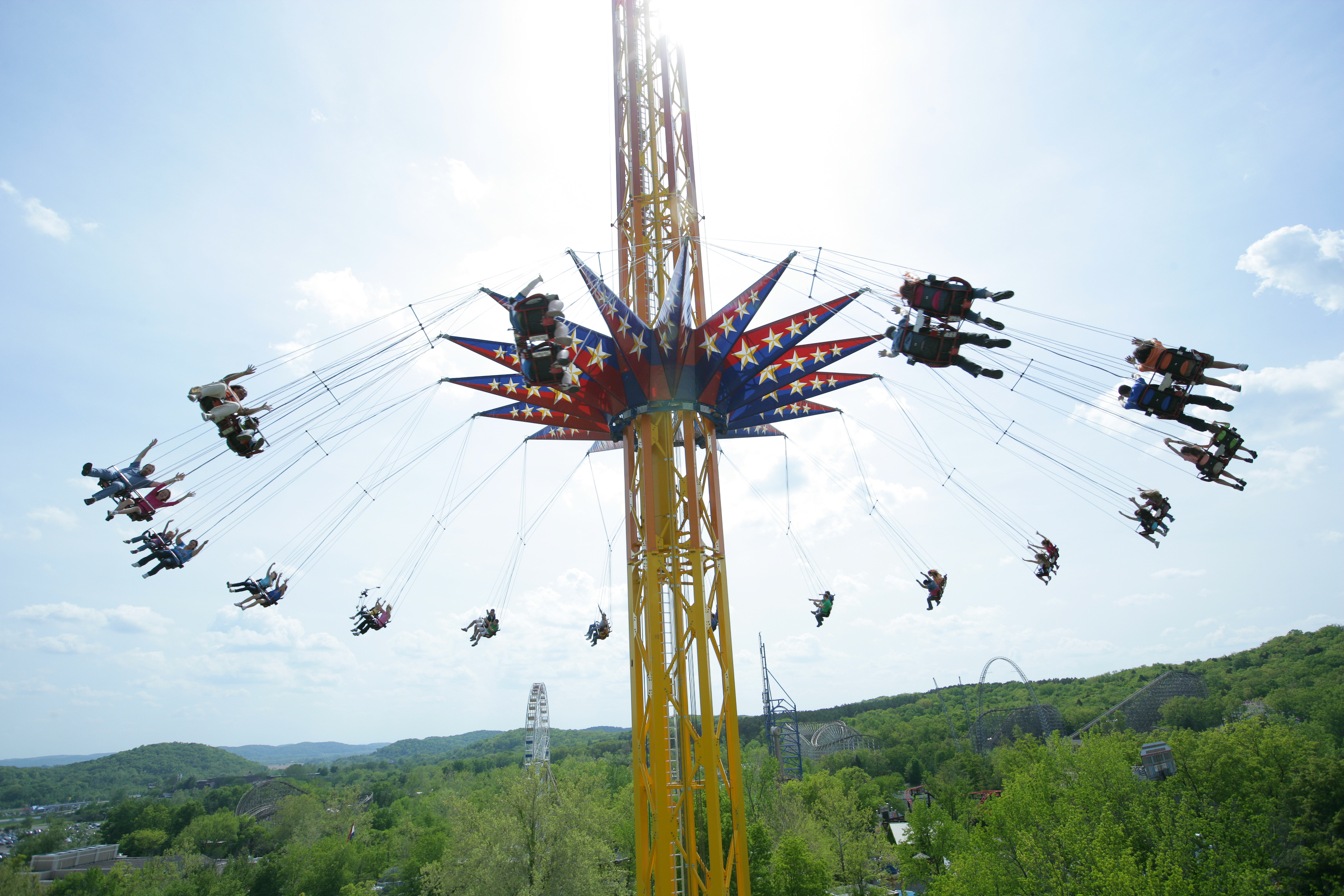 Высокие развлечения. Terra mitica, парк развлечений в Испании. Terra mitica аттракционы. Парк аттракционов шесть флагов Мехико. Терра Митика Испания аттракционы Торнадо.