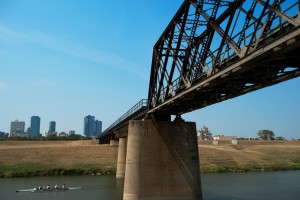 East of downtown, the Chicago, Rock Island and Gulf Railway bridge, built in 1923, carries the Trinity Railway Express that runs between Fort Worth and Dallas. 