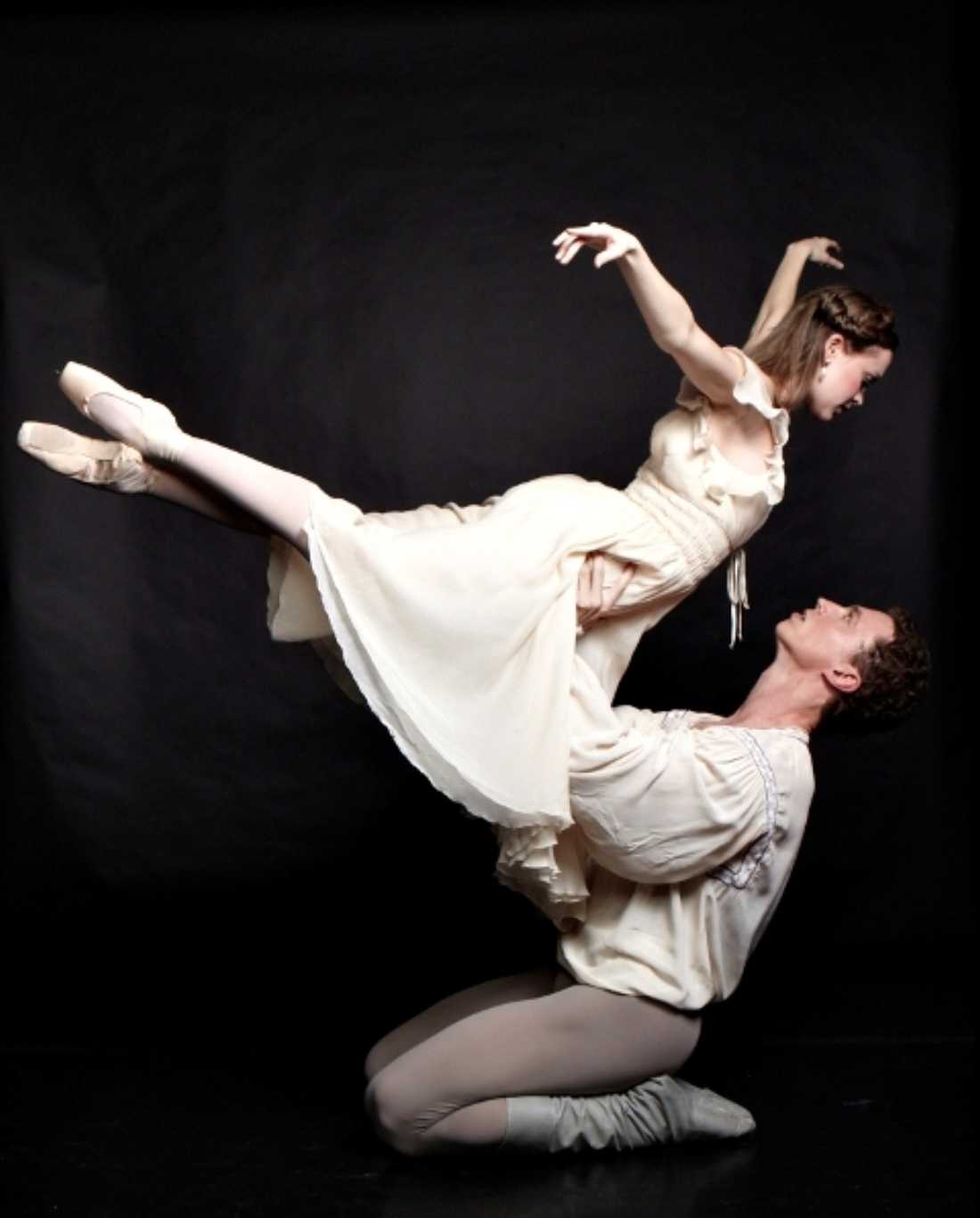 Carolyn Judson and Lucas Priolo danced the titles roles in Texas Ballet Theater’s production of Romeo and Juliet.