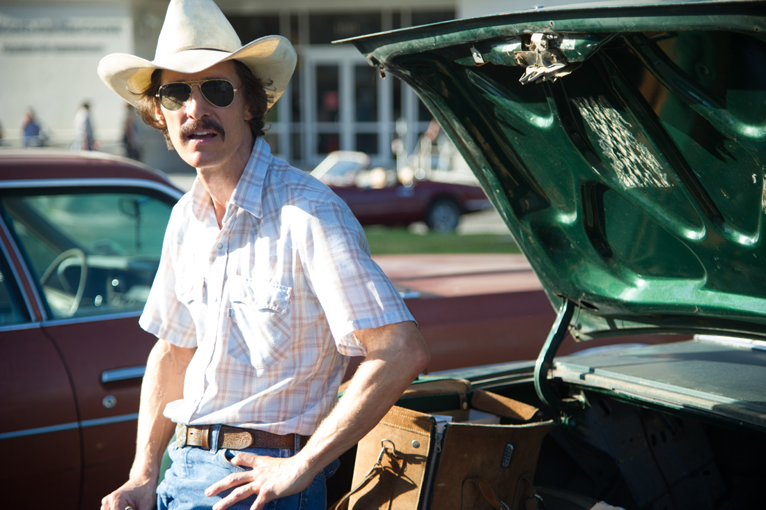 Matthew McConaughey hawks life-saving unapproved drugs in Dallas Buyers Club.