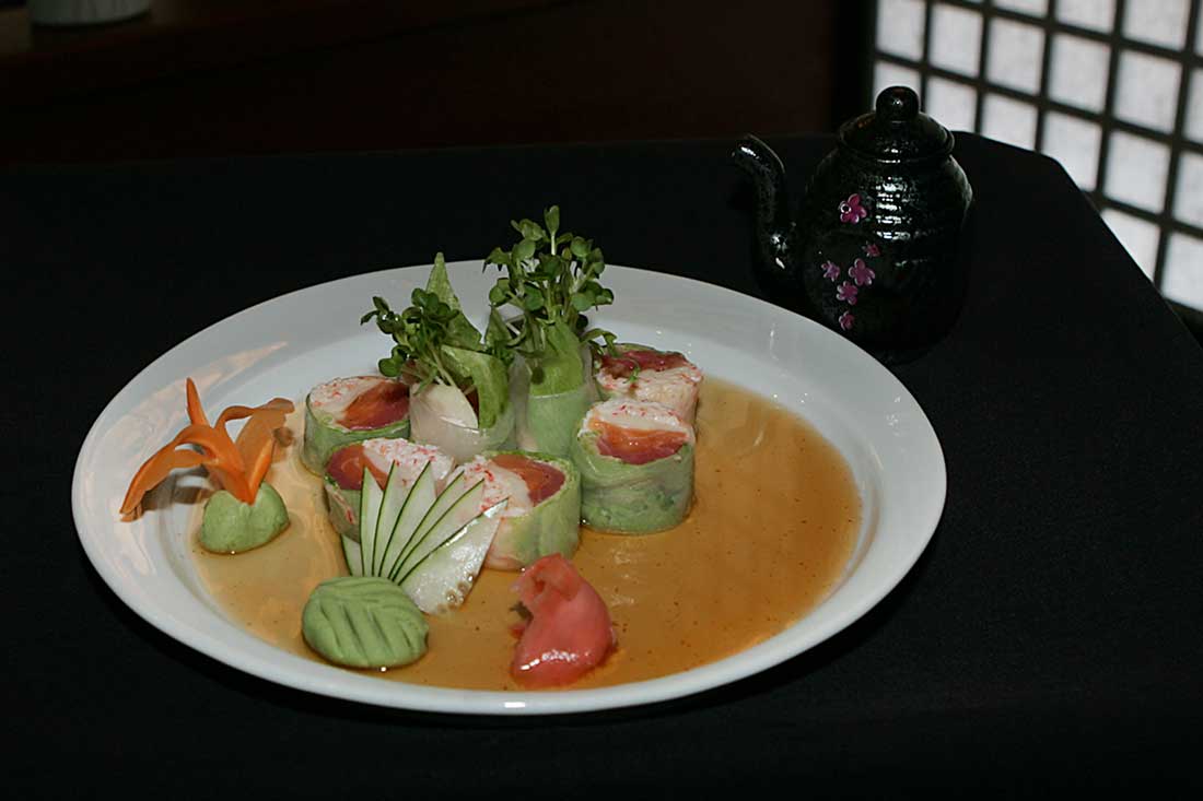 Ume’s sashimi spring roll awaits. Lee Chastain