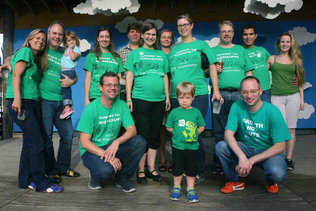 The musicians of the FWSO and their supporters want “growth, not cuts.” Photo by Lee Chastain.