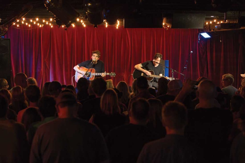 Locke and Balis perform recently at The Aardvark. Photo by Vishal Malhotra 