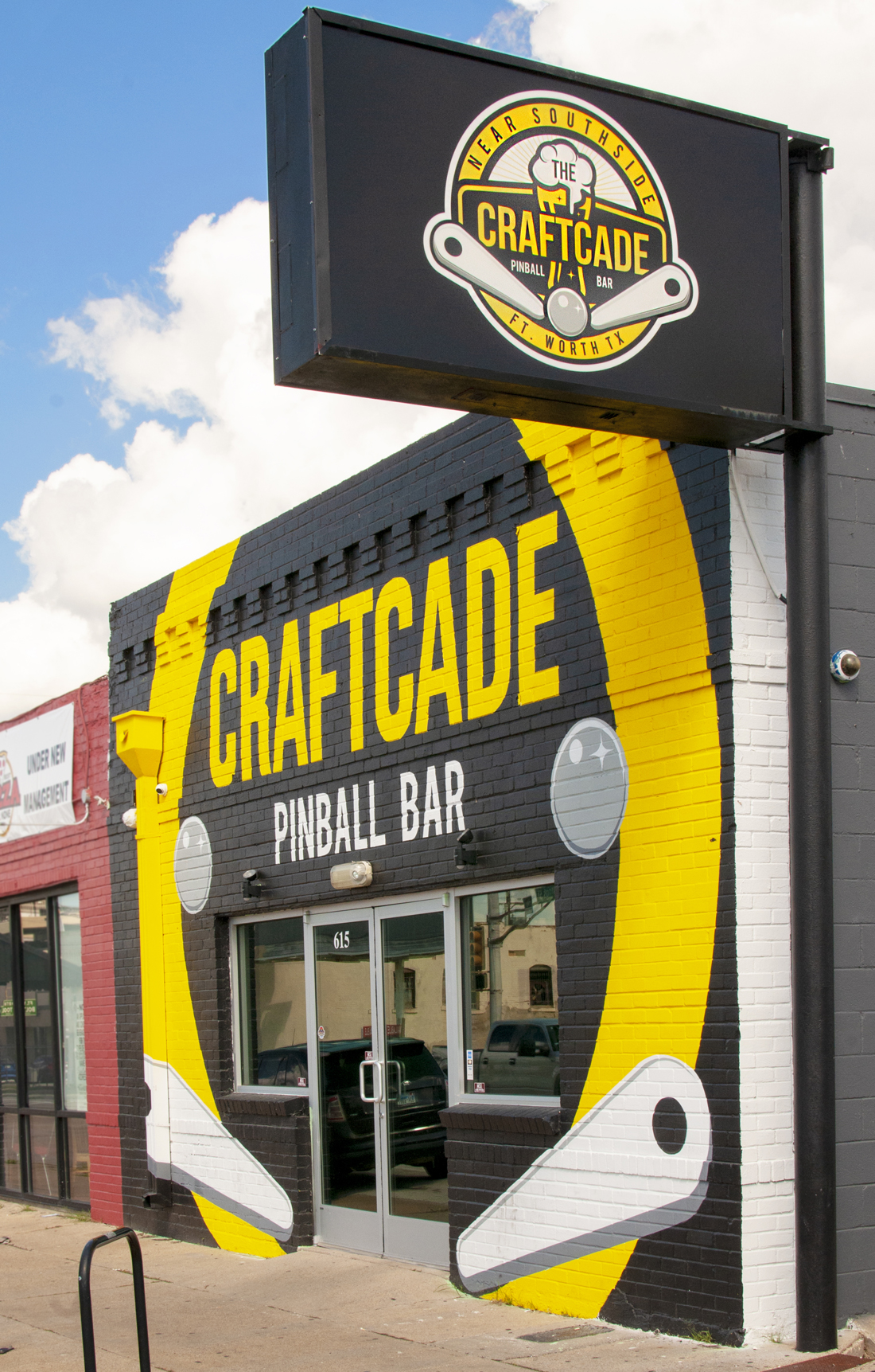 Craftcade Pinball Bar. Photo by Susie Geissler. Fort Worth Weekly