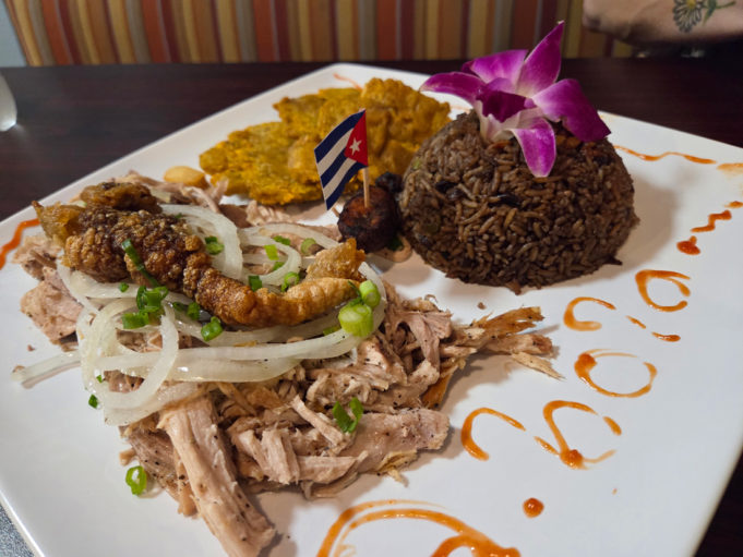 Eats_10-14_QBola_192338